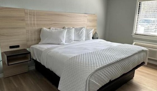 Classic Room, 1 King Bed