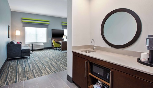 Studio, 1 King Bed, Accessible (Mobility, Hearing, Roll-In Shower)