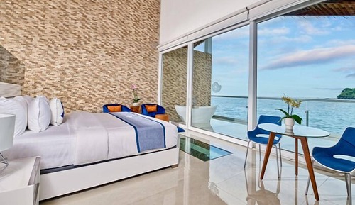Luxury Suite