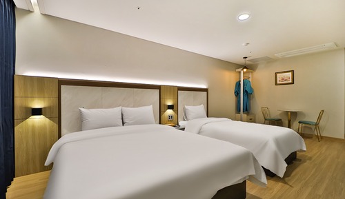 Premier Twin Room