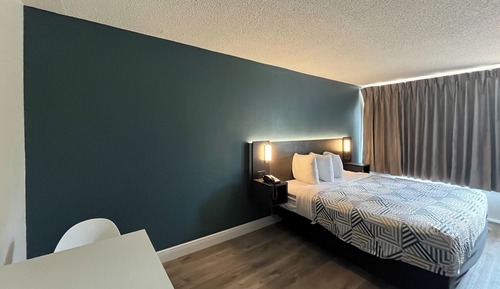 Standard Room, 1 King Bed, Non Smoking, Kitchenette