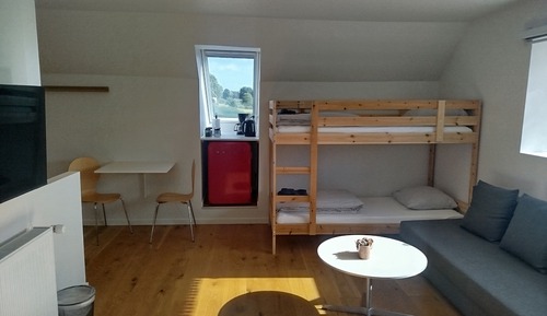 Deluxe Studio