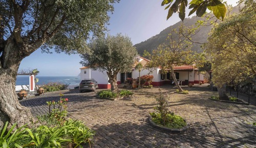 Basic House, Sea View