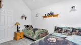 Cabin, Multiple Beds, Patio, Mountain View (Cozy Bear South)