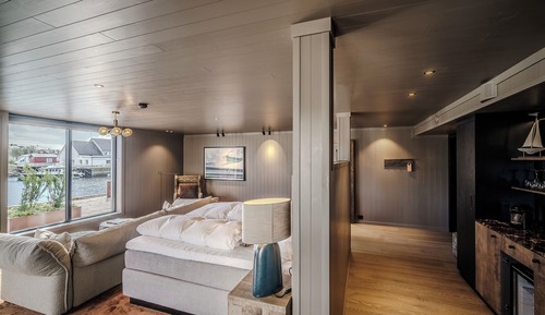 Suite, Harbor View
