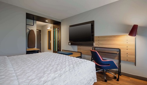 Room, 1 King Bed, Accessible (Hearing)