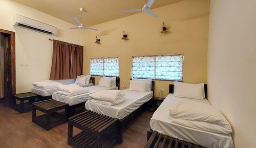 Family Nest with Open to Sky shower