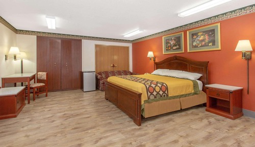 Suite, 1 King Bed, Non Smoking (Luxury)