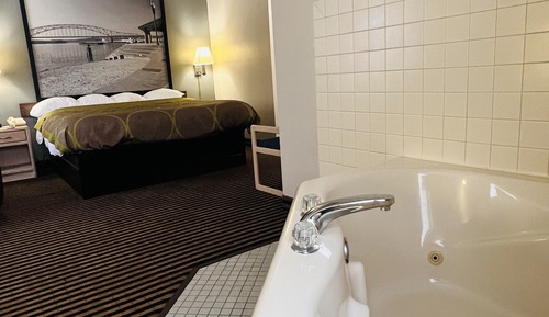 Deluxe Studio Suite, 1 King Bed, Non Smoking