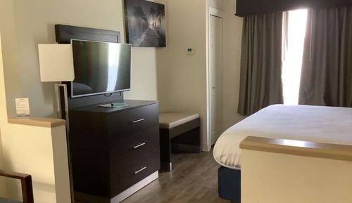 Standard Room, 1 King Bed, Non Smoking, Refrigerator & Microwave