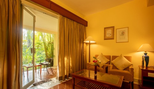 Superior Room, Pool View