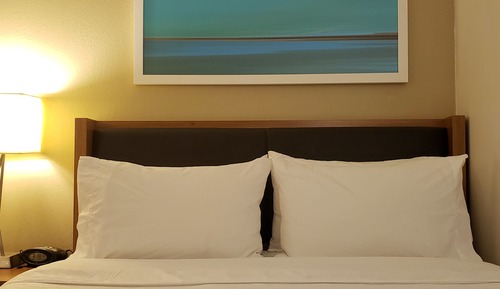 Standard Room, 1 Queen Bed