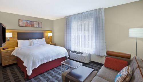 Studio, 1 Queen Bed with Sofa bed