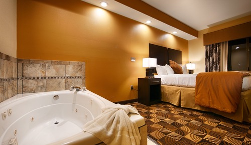 Standard Room, 1 King Bed, Non Smoking, Jetted Tub