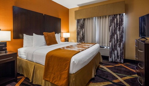 Suite, 1 King Bed, Non Smoking, Kitchen (with Sofabed)