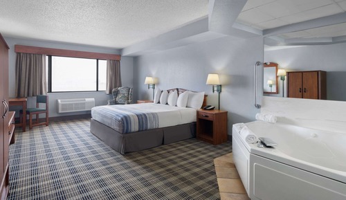 Suite, 1 King Bed, Non Smoking