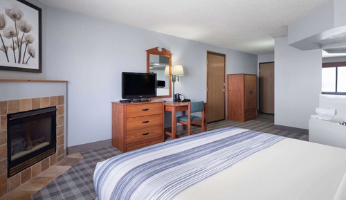 Suite, 1 King Bed, Accessible, Non Smoking