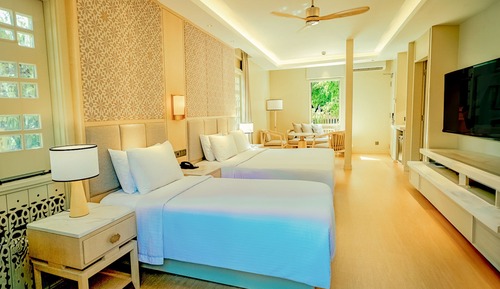 Garden Family Room
