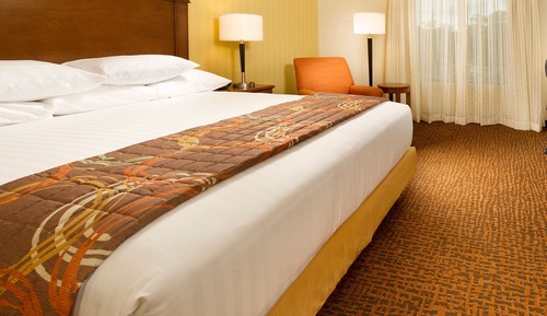Deluxe Room, 1 King Bed, Refrigerator & Microwave (Upper Floor)