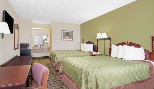 Standard Room, 2 Queen Beds, Smoking