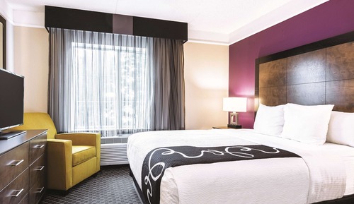 Suite, 1 King Bed, Non Smoking