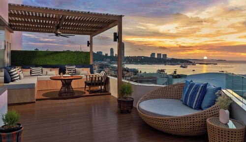 Sea View Corner Suite