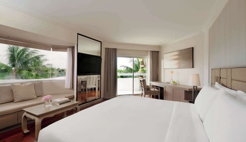 Garden View Corner Suite