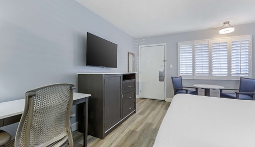 Standard Room, 1 King Bed, Non Smoking