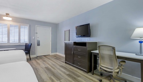 Standard Room, 2 Queen Beds, Non Smoking