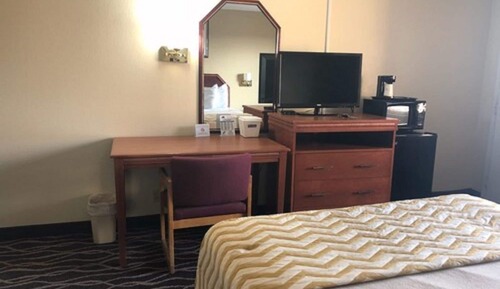 Standard Room, 1 Queen Bed