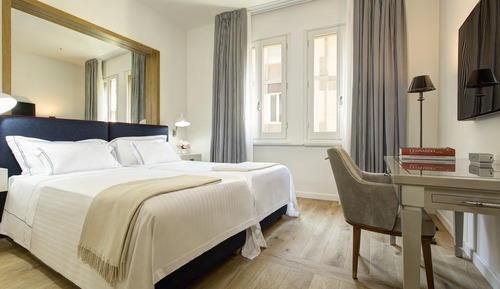 Design Suite, River View