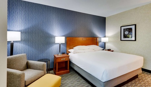 Deluxe Room, 1 King Bed, Refrigerator & Microwave (Upper Floor)