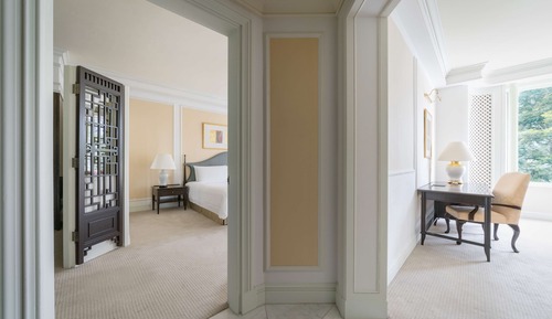 Suite, 1 King Bed (Valley Wing 1 Bed)