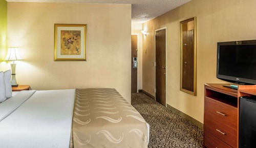 Room, 1 King Bed with Sofa bed, Non Smoking (Upgrade)