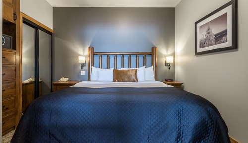 Suite, Lake View (Pets Not Allowed)