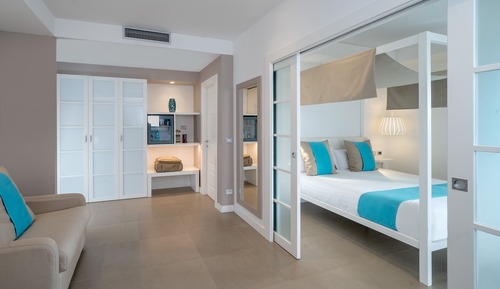 Suite, 2 Bedrooms (2 adults + 1 child)