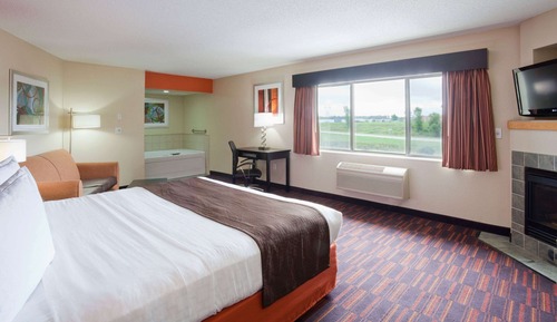 Luxury Suite, 1 King Bed, Non Smoking (Deluxe, One Bedroom)