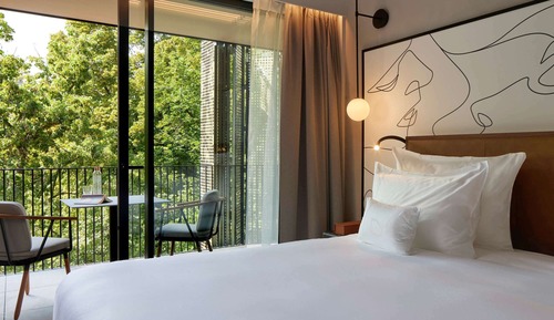 Deluxe Room, 1 Queen Bed, Balcony