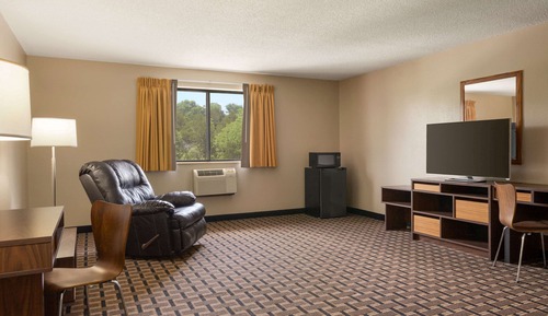 Suite, 1 King Bed, Non Smoking (1 Bedroom Suite)