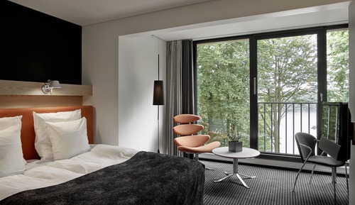 Executive Room, Partial Bay View, Annex Building