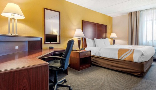 Suite, 1 King Bed, Accessible, Non Smoking