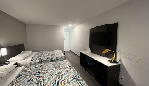 Deluxe Suite, 2 Queen Beds, Non Smoking