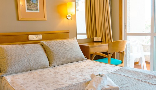 Single Room, Sea View