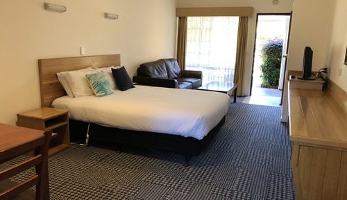 Standard Room, 1 Queen Bed