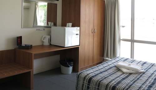 Economy Double - Shared Facilities 