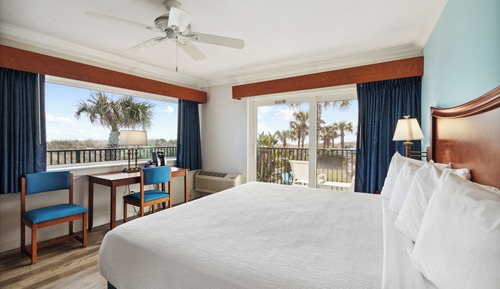 Premium Room, 1 King Bed, Oceanfront (2nd Floor)