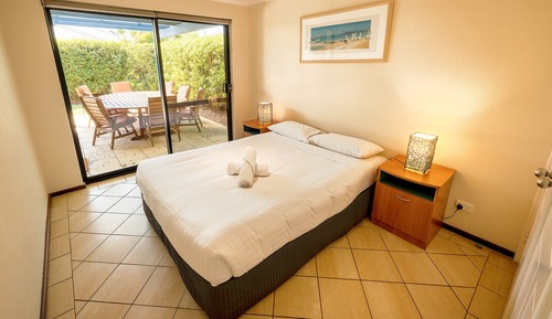 Cottage 4 - Barnacles - 2 Queen Beds, 2 Large Twin Beds, 1 King Bed in Loft