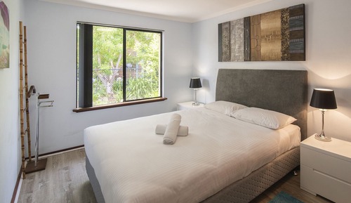 Cottage 14 - Beach - 2 Queen, 1 Large Twin Bunk & 1 Large Twin, 1 x Twin & 1 Queen in Loft