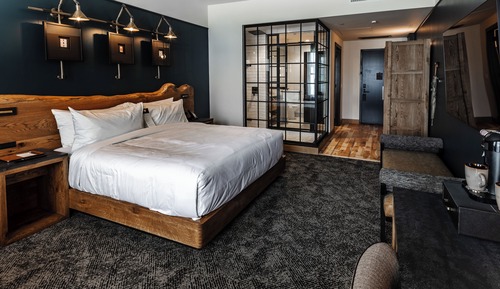 Classic Room, 1 King Bed, Accessible