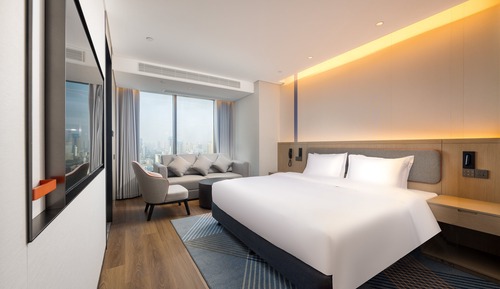 Standard Room, 1 King Bed (Extra Floor Space)